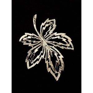 Brooch Maple Leaf Design Silver Tone Pin Vintage 1960s